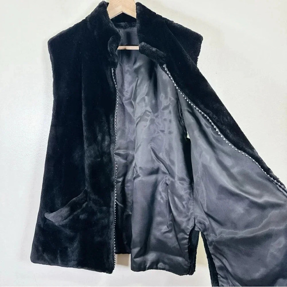 Vintage  Faux Fur Black Velvet Vest - Picture 12 of 16